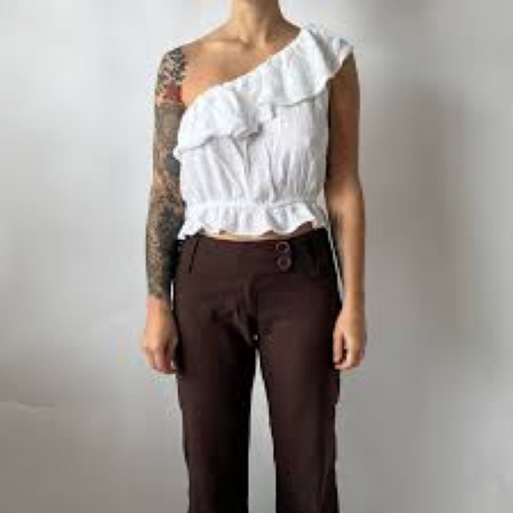 American Eagle Outfitters White Asymmetrical Ruffled Blouse